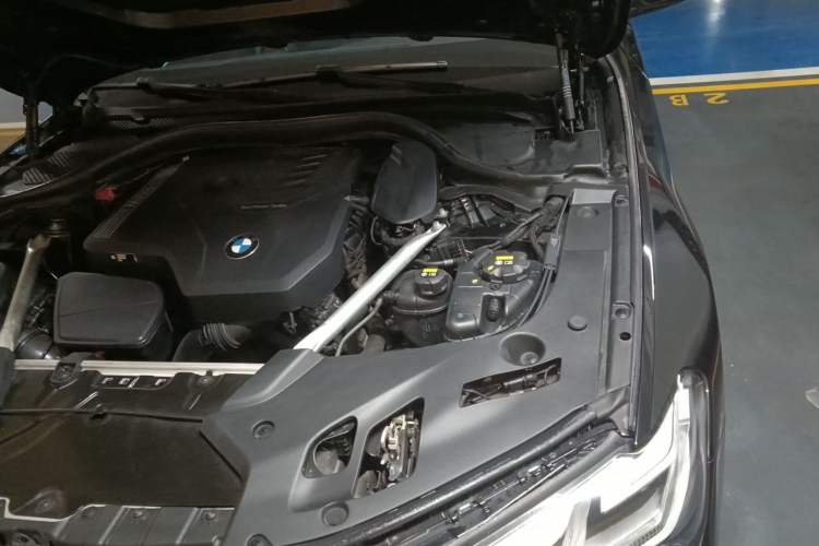 Used BMW 5 Series 2022 530Li Leading Model M Sport Package Engine Bay Left