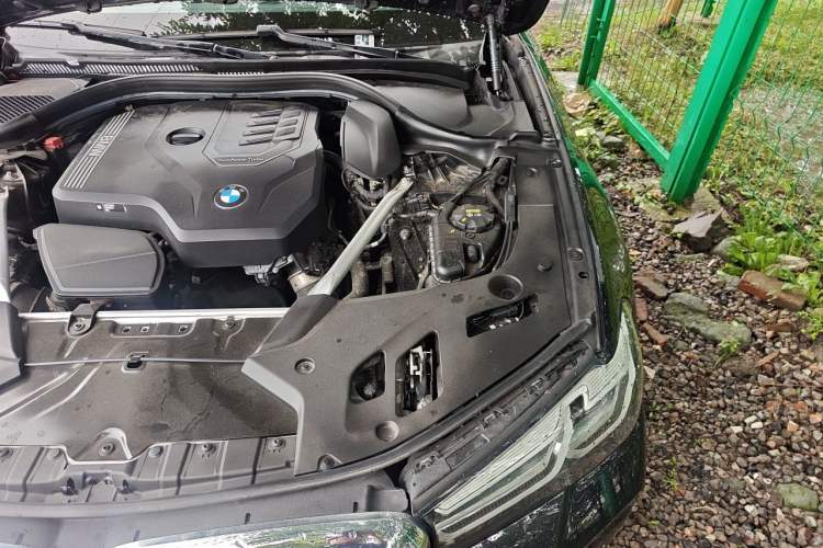 Used BMW 5 Series 2022 Restyled 525Li M Sport Package Engine Bay Left
