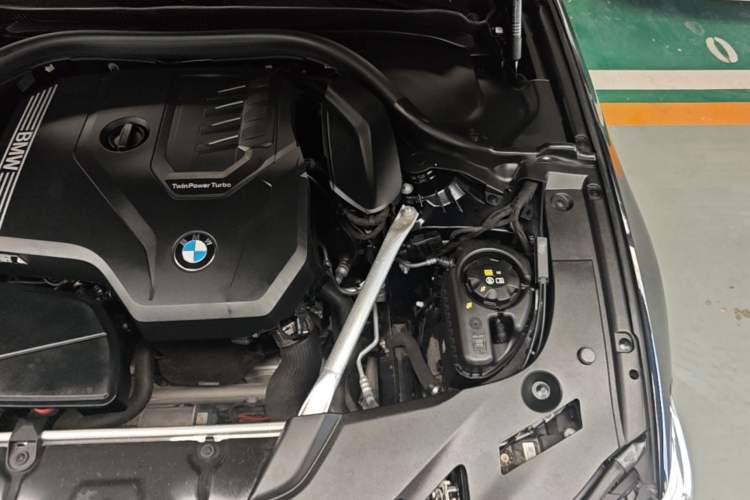 Used BMW 5 Series 2022 Restyled 525i M Sport Package Engine Bay Left