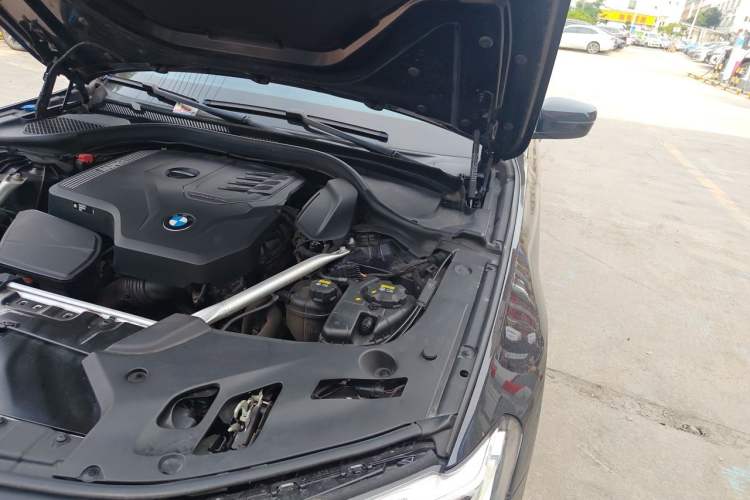 Used BMW 5 Series 2022 Second Facelift 530Li Luxury Version M Sport Package Engine Bay Left