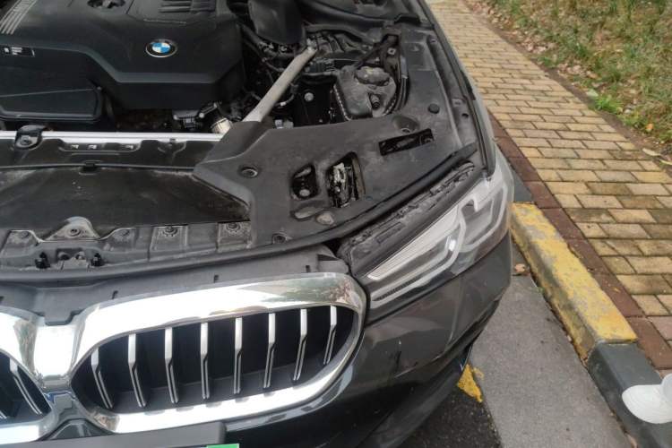 Used BMW 5 Series 2022 525Li M Sport Package Engine Bay Left