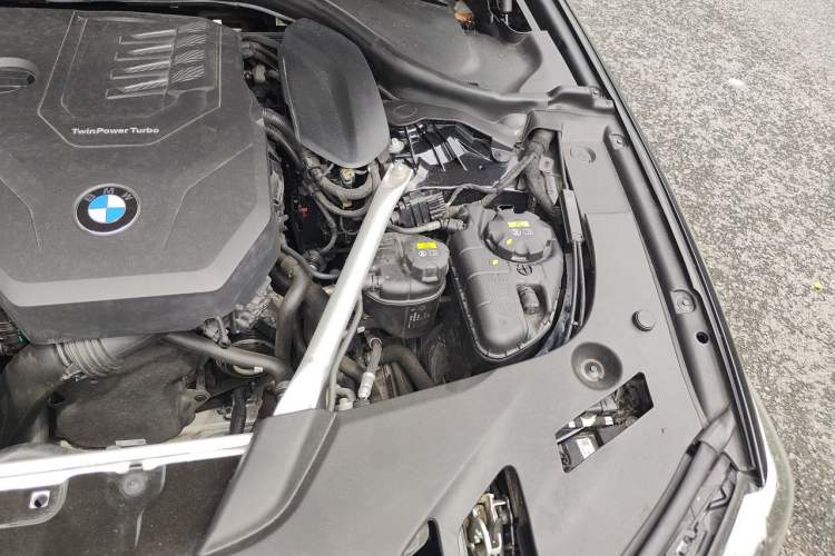 Used BMW 5 Series 2022 Facelifted Version 3 530Li Executive M Sport Package Engine Bay Left