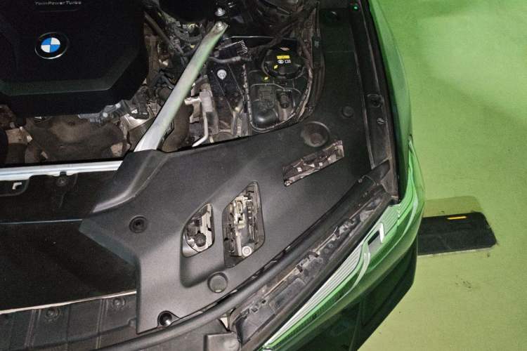 Used BMW 5 Series 2022 Second Facelift 525Li M Sport Package Engine Bay Left