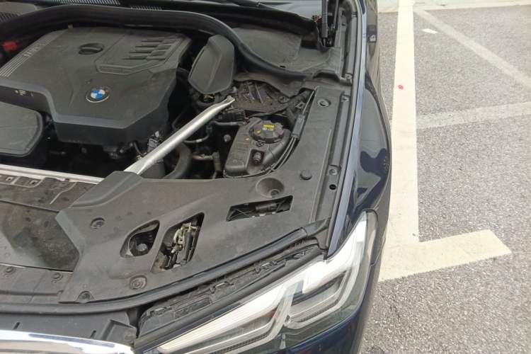 Used BMW 5 Series 2022 Restyled 525Li M Sport Package Engine Bay Left