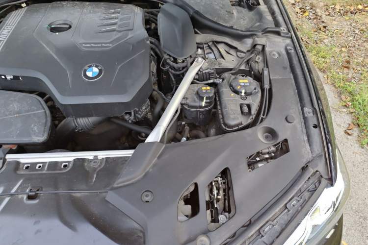 Used BMW 5 Series 2022 Restyled 530Li Luxury Edition M Sport Package Engine Bay Left
