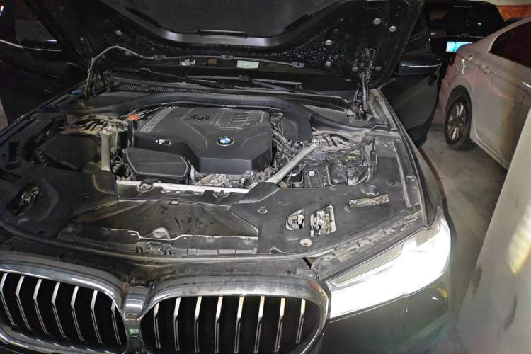 Used BMW 5 Series 2022 Second Facelift 525Li M Sport Package Engine Bay Left