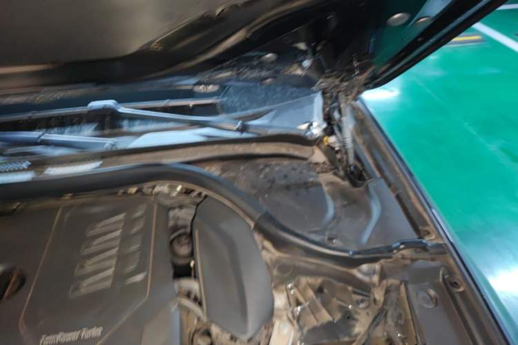 Used BMW 5 Series 2022 Second Facelift 525i M Sport Package Engine Bay Left