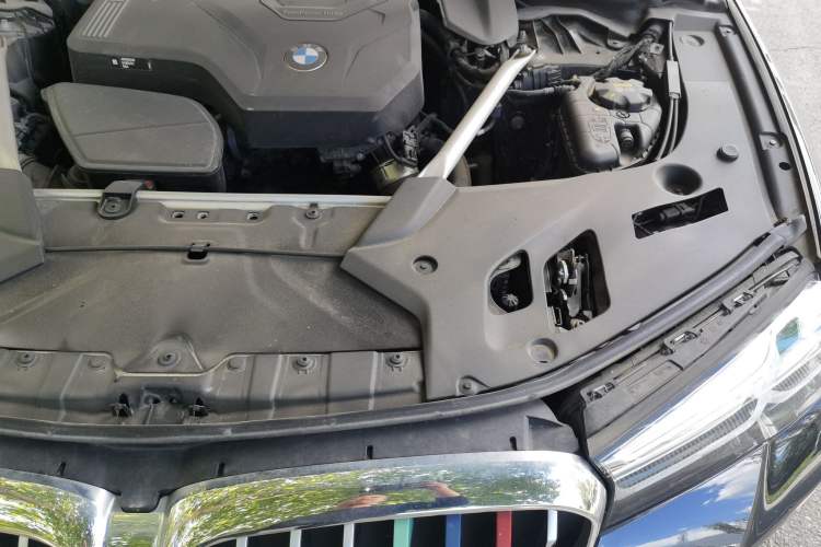 Used BMW 5 Series 2022 Restyled 525Li M Sport Package Engine Bay Left