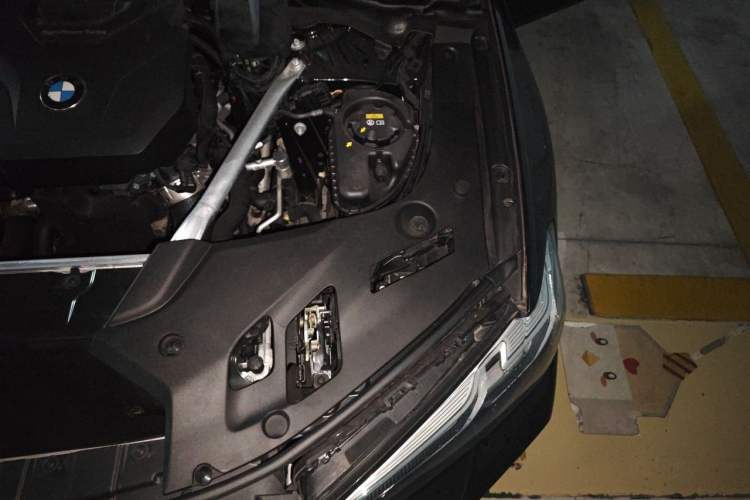 Used BMW 5 Series 2022 525i M Sport Package Engine Bay Left