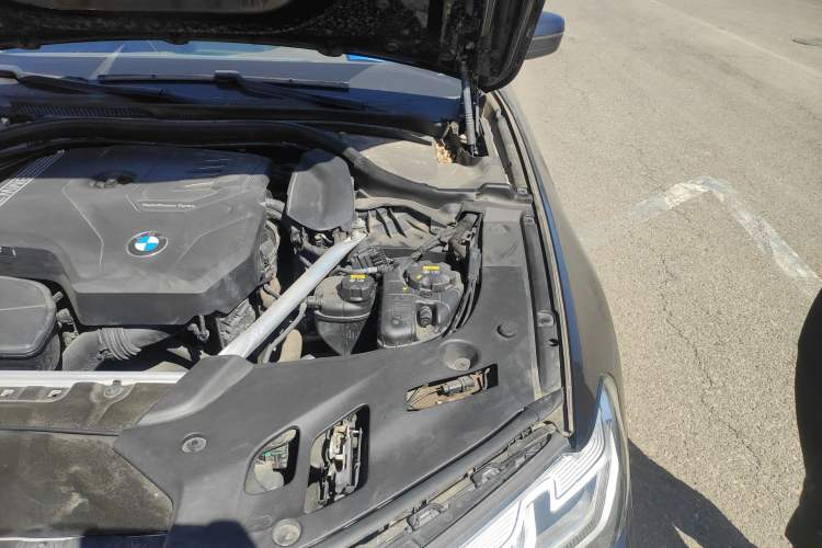 Used BMW 5 Series 2022 530Li Leading Luxury Package Engine Bay Left