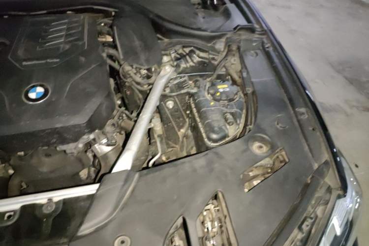 Used BMW 5 Series 2022 Restyled 525Li M Sport Package Engine Bay Left