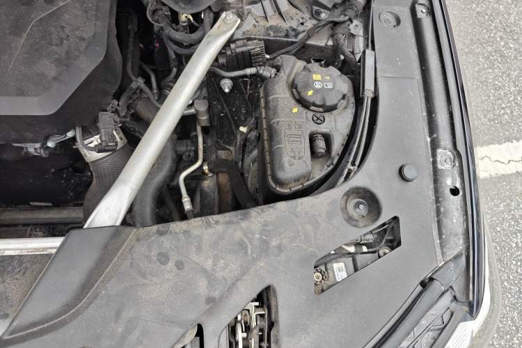 Used BMW 5 Series 2022 Restyled 525Li M Sport Package Engine Bay Left