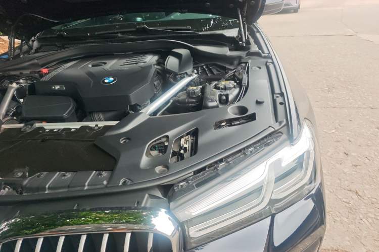Used BMW 5 Series 2022 Second Facelift 530Li Luxury Version M Sport Package Engine Bay Left