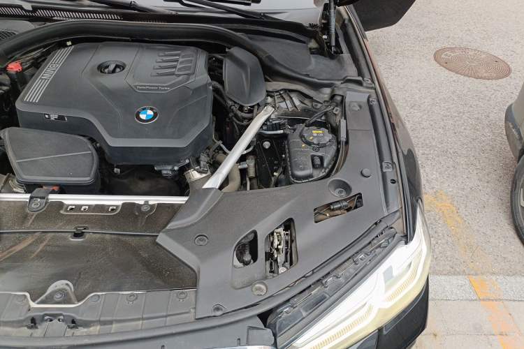 Used BMW 5 Series 2022 Restyled 525Li M Sport Package Engine Bay Left