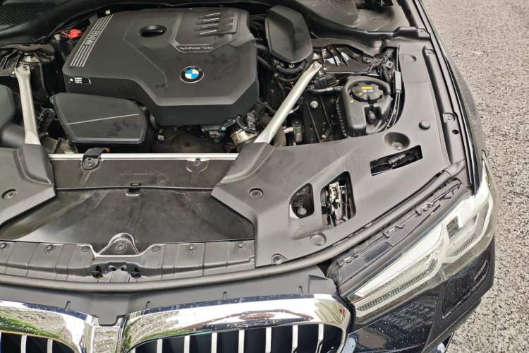 Used BMW 5 Series 2022 Second Facelift 525i M Sport Package Engine Bay Left