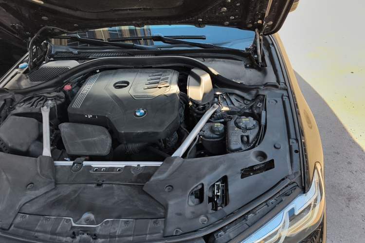 Used BMW 5 Series 2022 Second Facelift 530Li Luxury Version M Sport Package Engine Bay Left