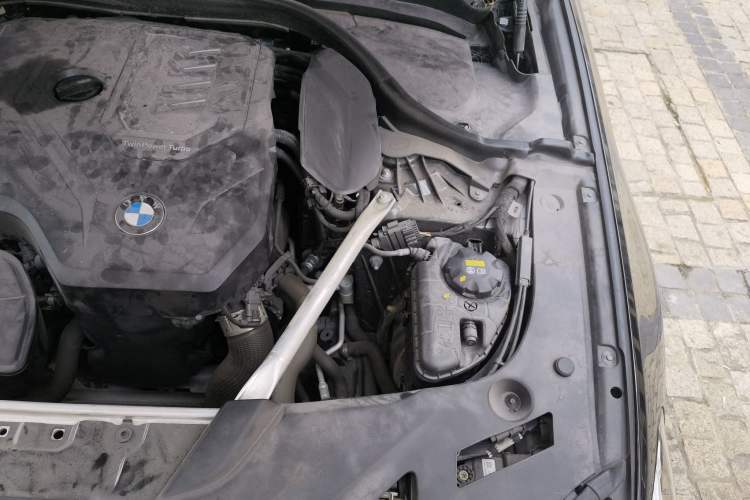 Used BMW 5 Series 2022 Restyled 525Li M Sport Package Engine Bay Left