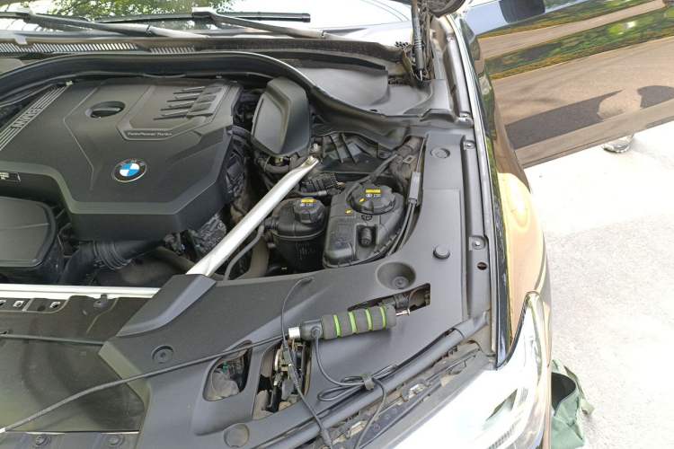 Used BMW 5 Series 2022 Second Facelift 530Li Luxury Version M Sport Package Engine Bay Left