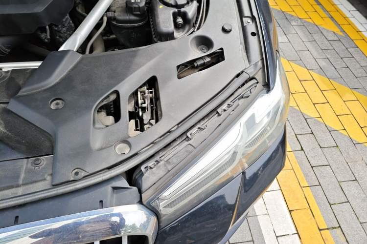 Used BMW 5 Series 2022 530i M Sport Package Engine Bay Left
