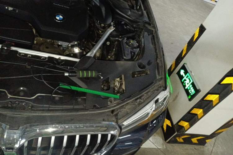 Used BMW 5 Series 2022 Second Facelift 525Li M Sport Package Engine Bay Left