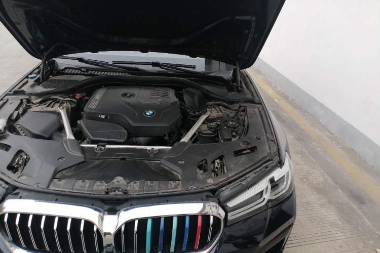 Used BMW 5 Series 2022 Second Facelift 530i M Sport Package Engine Bay Left