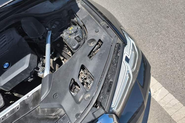 Used BMW 5 Series 2022 525Li M Sport Package Engine Bay Left