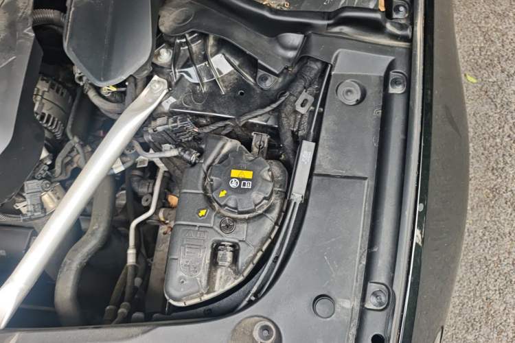 Used BMW 5 Series 2022 Restyled 525Li M Sport Package Engine Bay Left