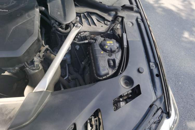 Used BMW 5 Series 2022 525Li M Sport Package Engine Bay Left