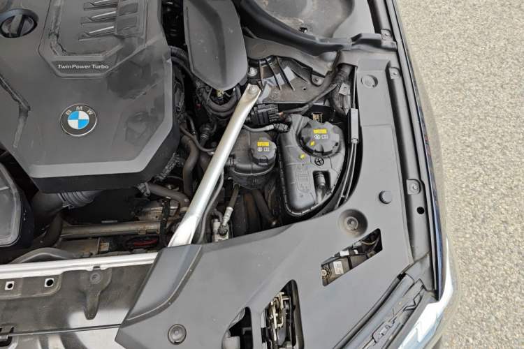 Used BMW 5 Series 2022 530Li Leading Model M Sport Package Engine Bay Left