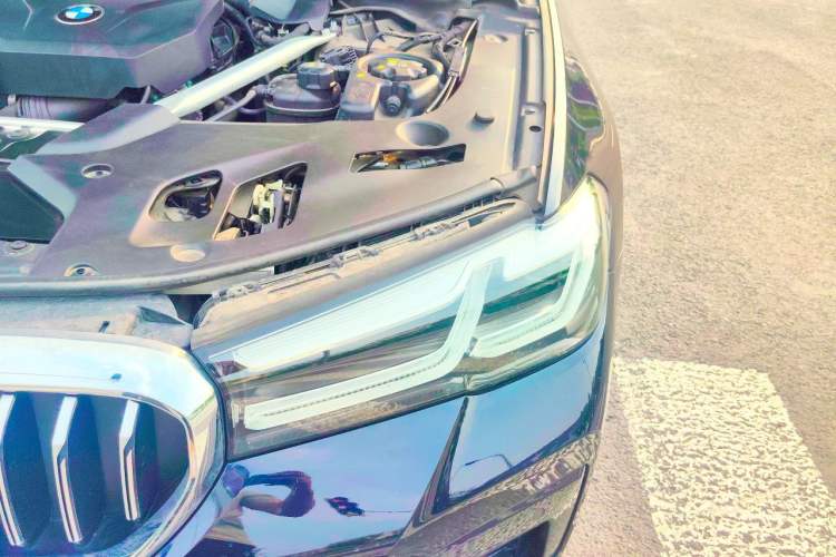 Used BMW 5 Series 2022 Second Facelift 530i M Sport Package Engine Bay Left