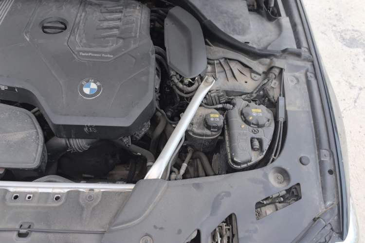 Used BMW 5 Series 2022 Revised Version 3 530Li Luxury Edition M Sport Package Engine Bay Left