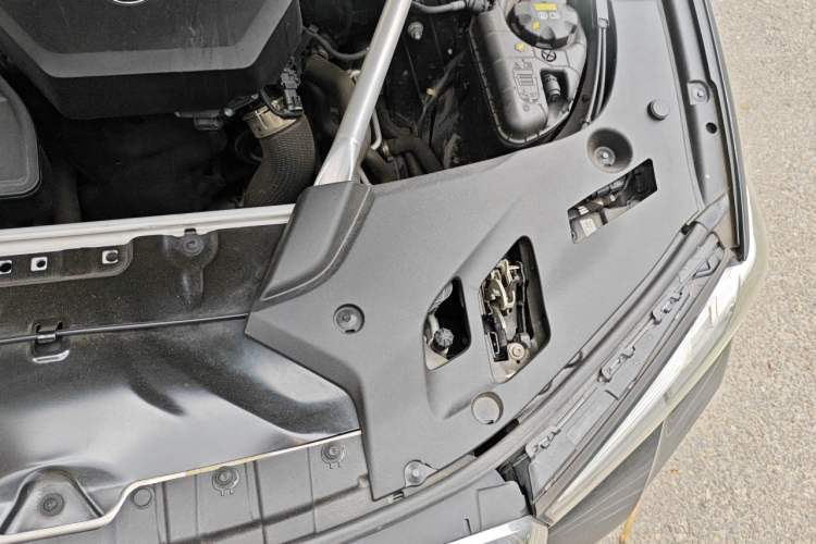 Used BMW 5 Series 2022 Restyled 525Li M Sport Package Engine Bay Left