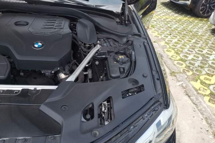Used BMW 5 Series 2022 Restyled 525Li M Sport Package Engine Bay Left