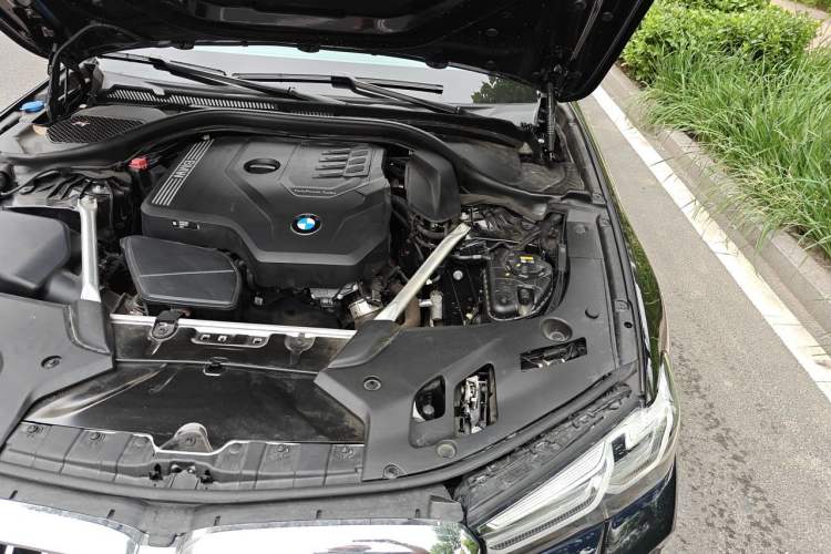 Used BMW 5 Series 2022 Restyled 525Li M Sport Package Engine Bay Left
