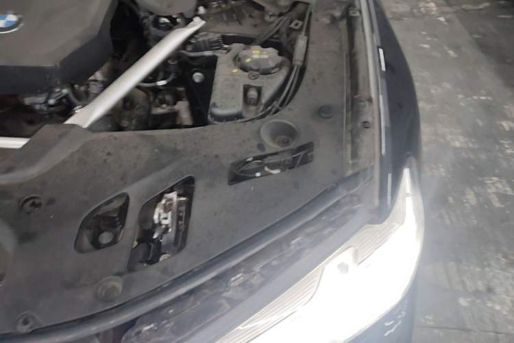 Used BMW 5 Series 2022 Restyled 525Li M Sport Package Engine Bay Left