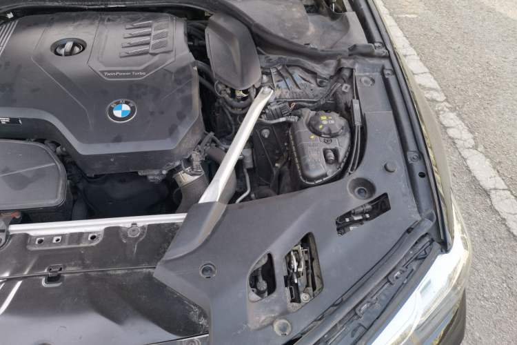 Used BMW 5 Series 2022 Second Facelift 525Li M Sport Package Engine Bay Left