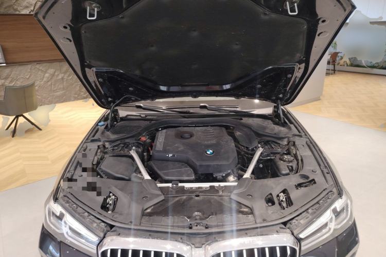 Used BMW 5 Series 2022 Second Facelift 525Li M Sport Package Engine Bay