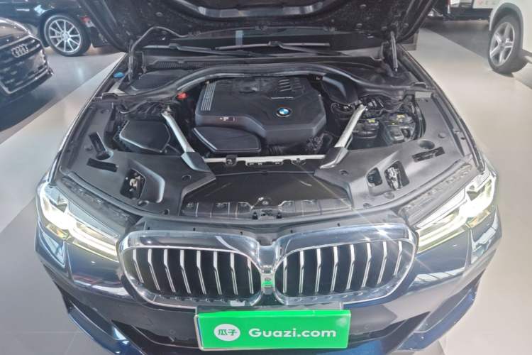 Used BMW 5 Series 2022 Second Facelift 530Li Luxury Version M Sport Package Engine Bay