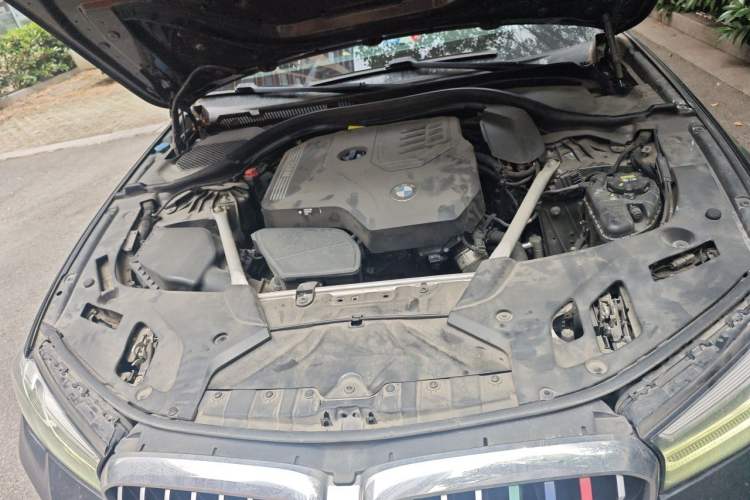 Used BMW 5 Series 2022 525Li M Sport Package Engine Bay