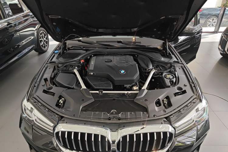 Used BMW 5 Series 2022 Second Facelift 525i M Sport Package Engine Bay