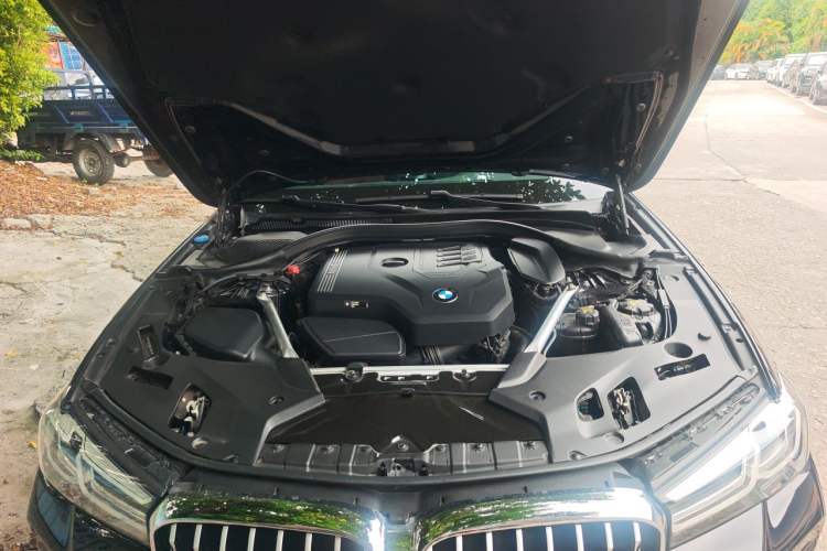 Used BMW 5 Series 2022 Second Facelift 530Li Luxury Version M Sport Package Engine Bay