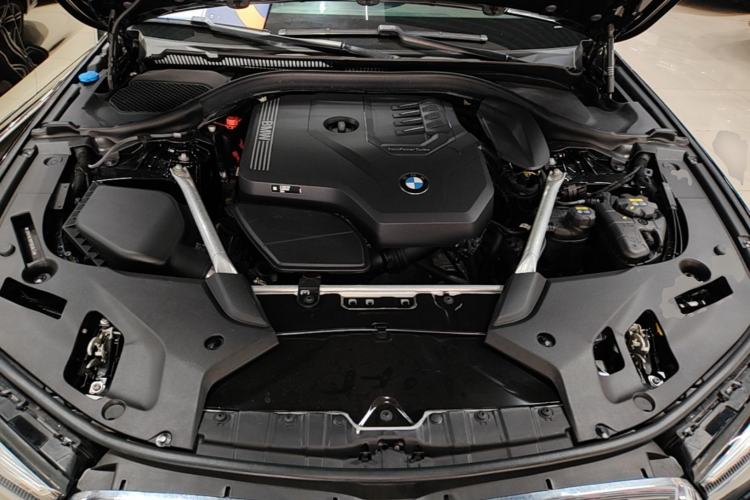 Used BMW 5 Series 2022 Second Facelift 530Li Leading Edition Luxury Package Engine Bay