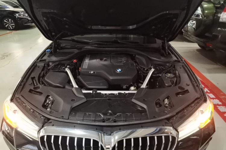 Used BMW 5 Series 2022 Second Facelift 525Li M Sport Package Engine Bay