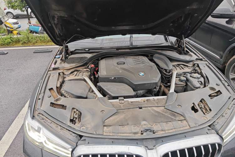 Used BMW 5 Series 2022 530Li Leading Model M Sport Package Engine Bay Right