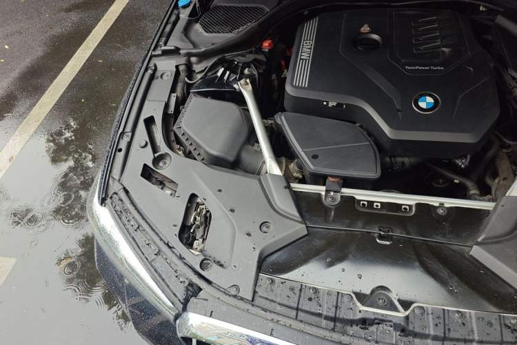 Used BMW 5 Series 2022 Second Facelift 530Li Luxury Version M Sport Package Engine Bay Right