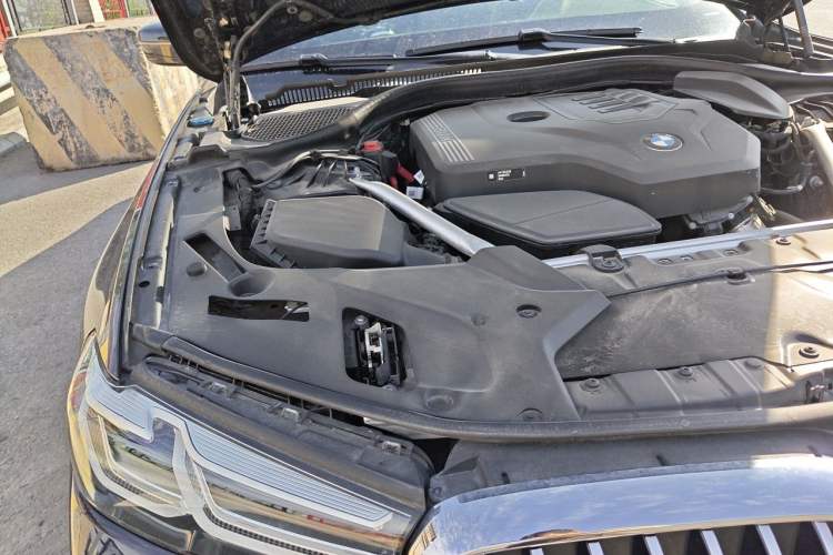 Used BMW 5 Series 2022 Restyled 525Li M Sport Package Engine Bay Right