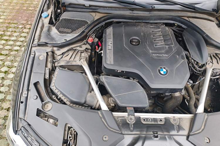 Used BMW 5 Series 2022 Restyled 525Li Luxury Package Engine Bay Right