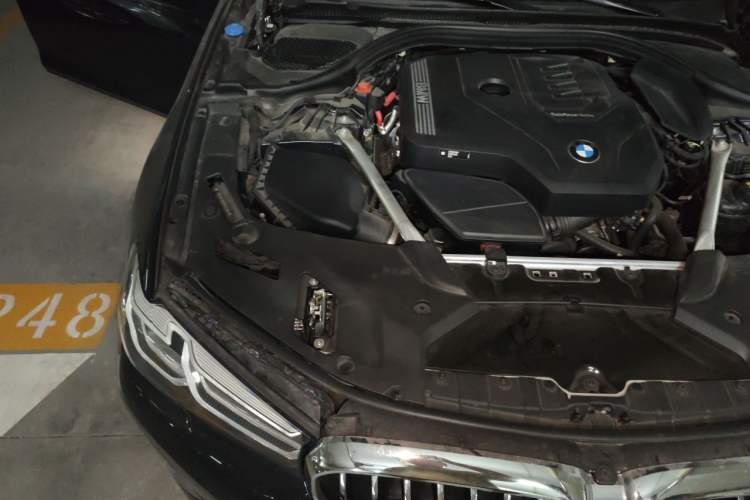 Used BMW 5 Series 2022 Second Facelift 530Li Leading Edition Luxury Package Engine Bay Right