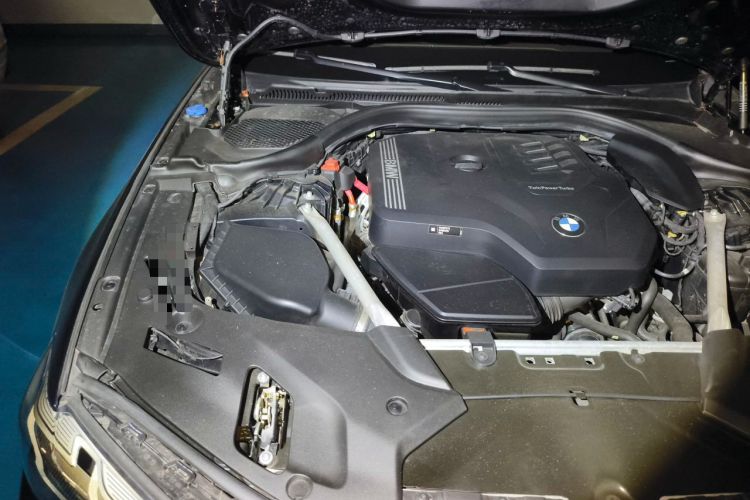 Used BMW 5 Series 2022 530Li Leading Model M Sport Package Engine Bay Right