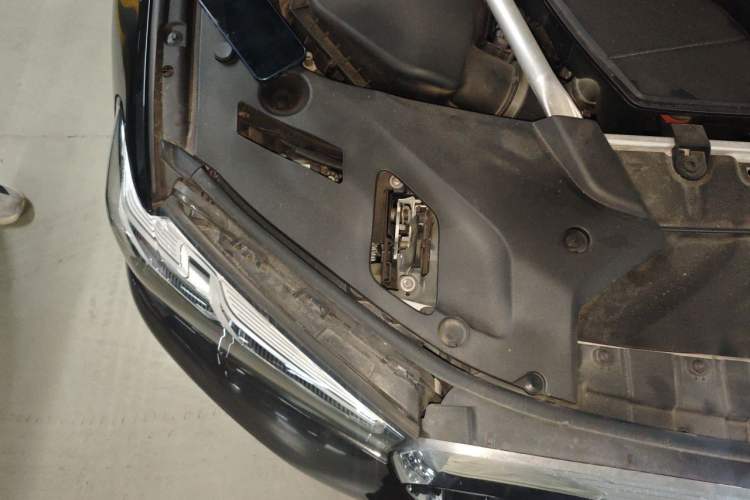Used BMW 5 Series 2022 Restyled 525Li Luxury Package Engine Bay Right